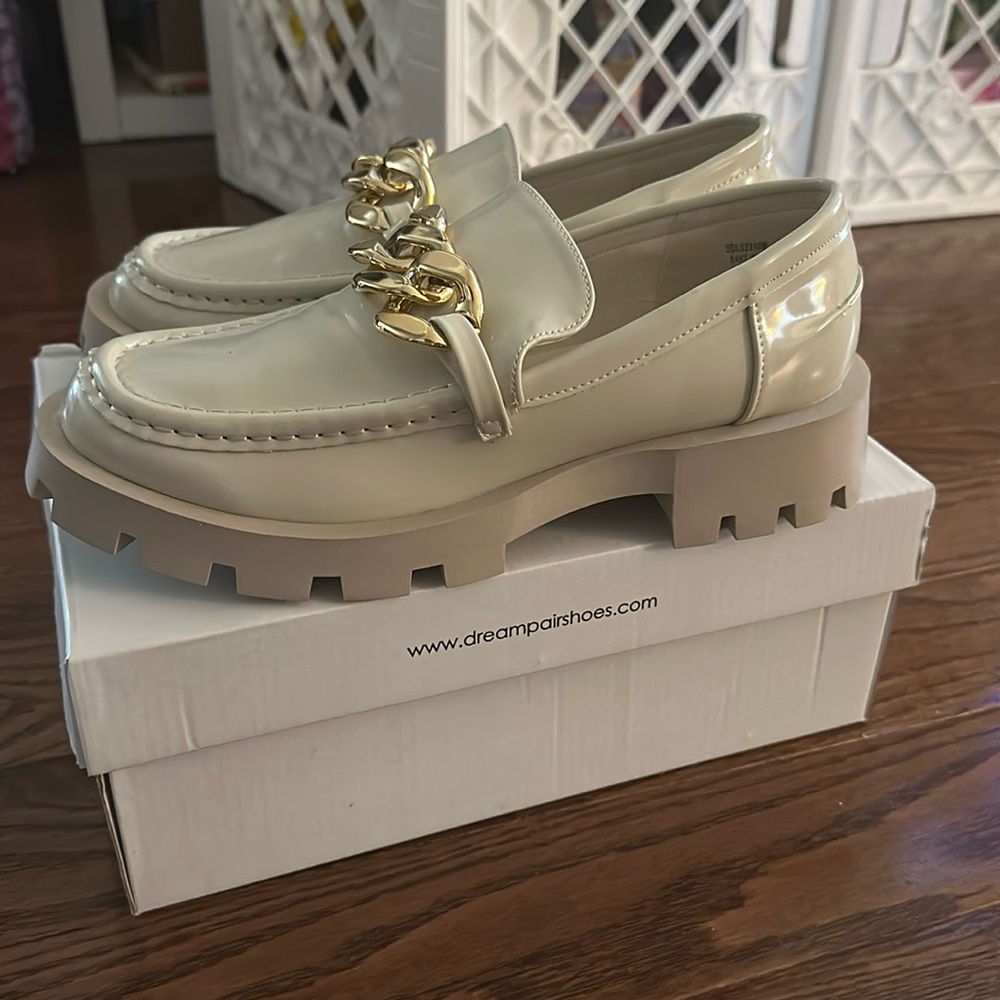 Dreampairs beige loafers